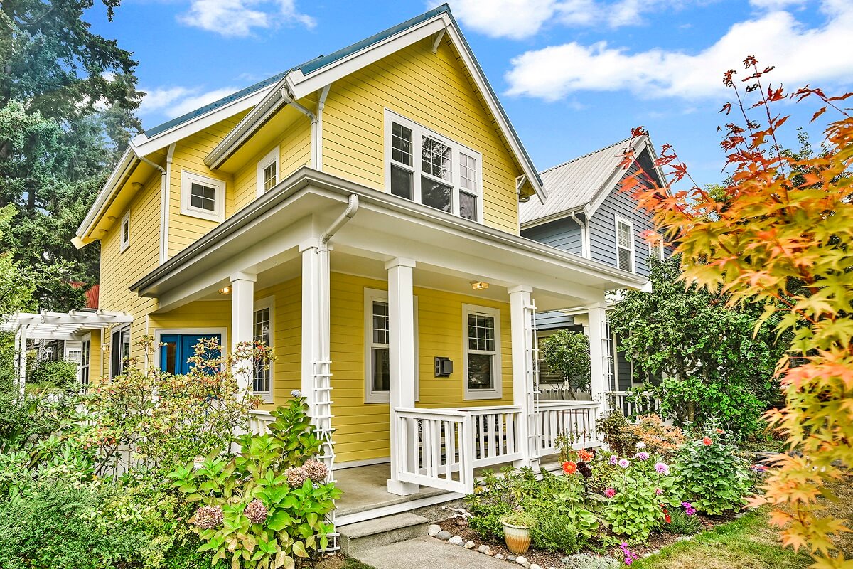Charming Bainbridge Cottage Joanie Ransom, Windermere Real Estate